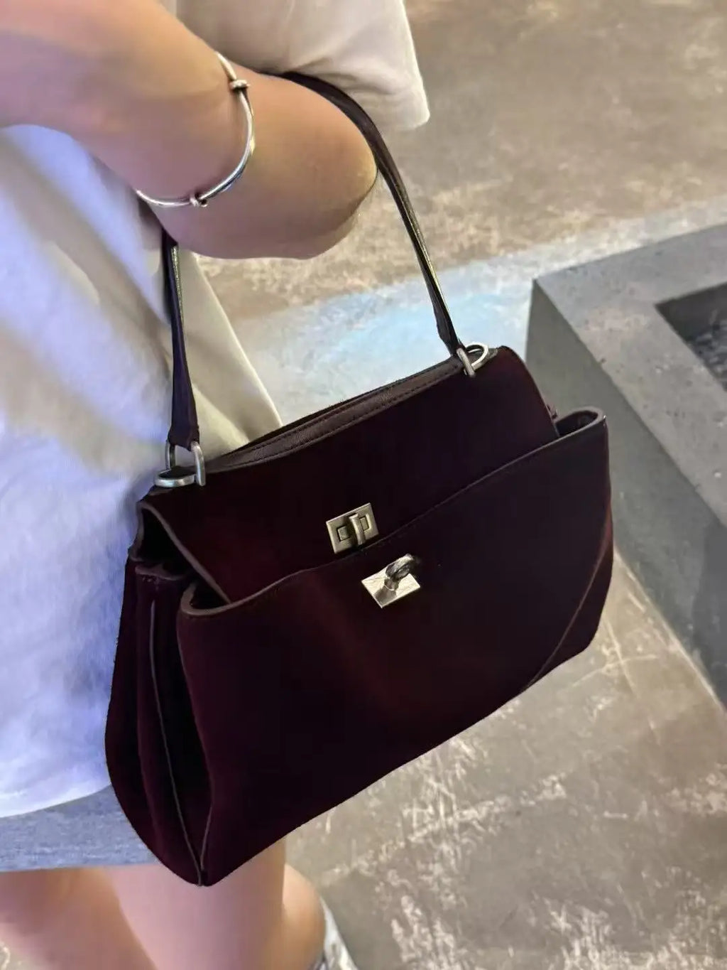 Article comforme à l'image, créez votre style en choisissant votre taille, couleur pour une satifaction parfaite!