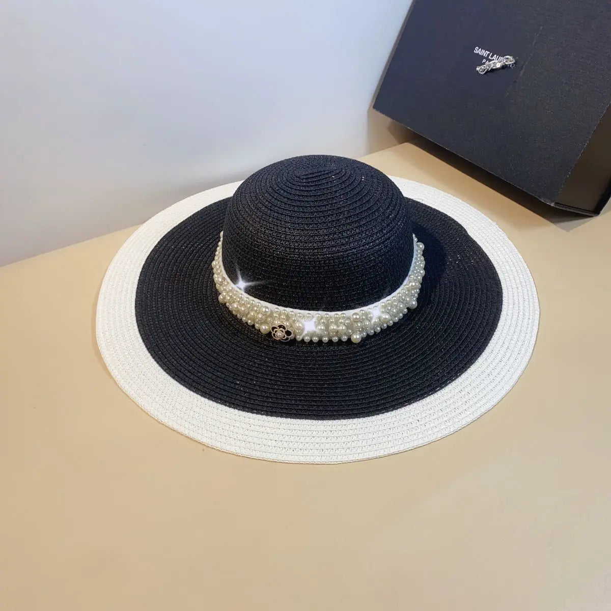 Article comforme à l'image, créez votre style en choisissant votre taille, couleur pour une satifaction parfaite!