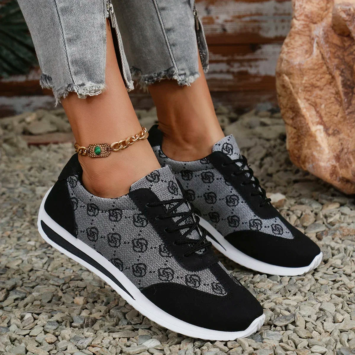 Women's Floral Flat Sneakers – Breathable Lace-Up Walking Shoes