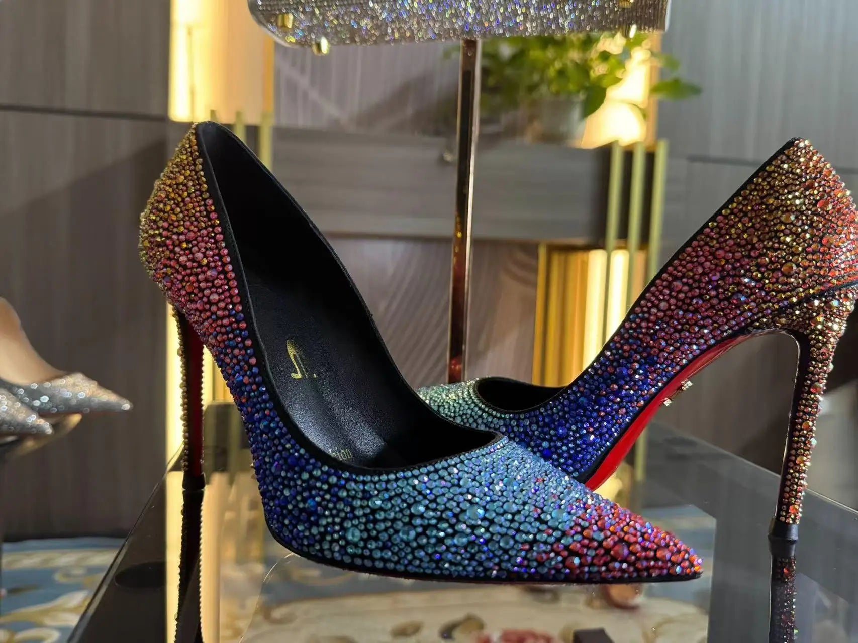 Article comforme à l'image, créez votre style en choisissant votre taille, couleur pour une satifaction parfaite!