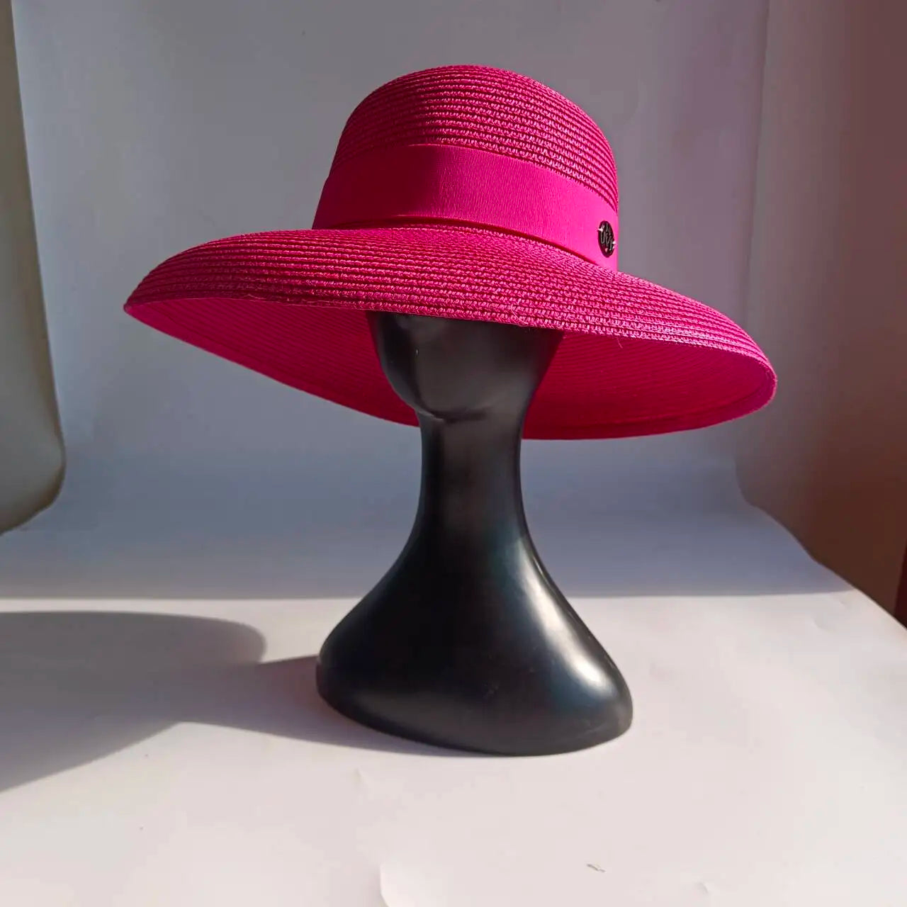 Red edging 2026 Sun Hats Hepburn hat Shiny Straw Hat European American  Braided Female Sunshade  chapeau femme LADYLYS