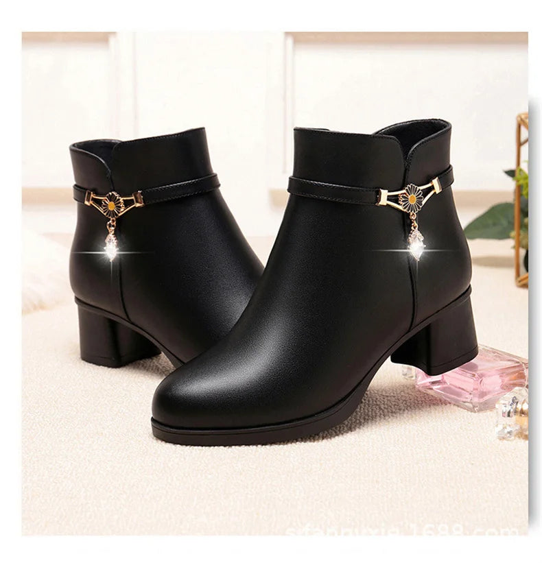 Women's Velvet Fleece-Lined Ankle Boots – Low Square Heel Anti-Slip Winter Booties