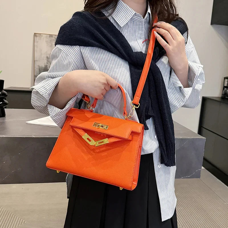 Article comforme à l'image, créez votre style en choisissant votre taille, couleur pour une satifaction parfaite!