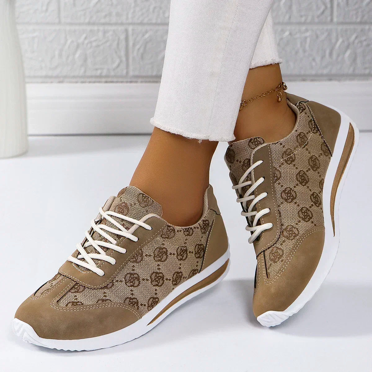 Women's Floral Flat Sneakers – Breathable Lace-Up Walking Shoes