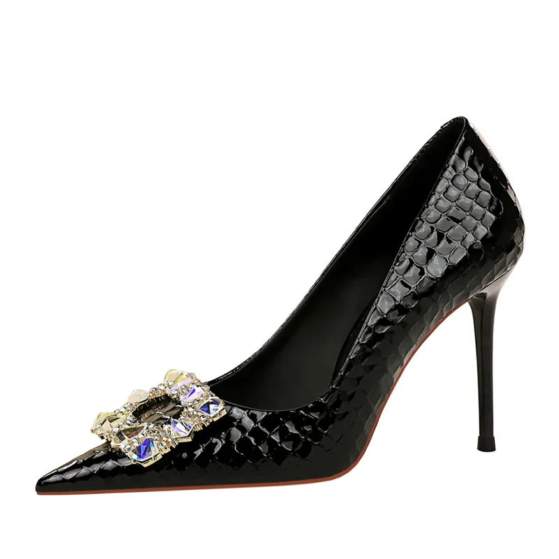 Article comforme à l'image, créez votre style en choisissant votre taille, couleur pour une satifaction parfaite!