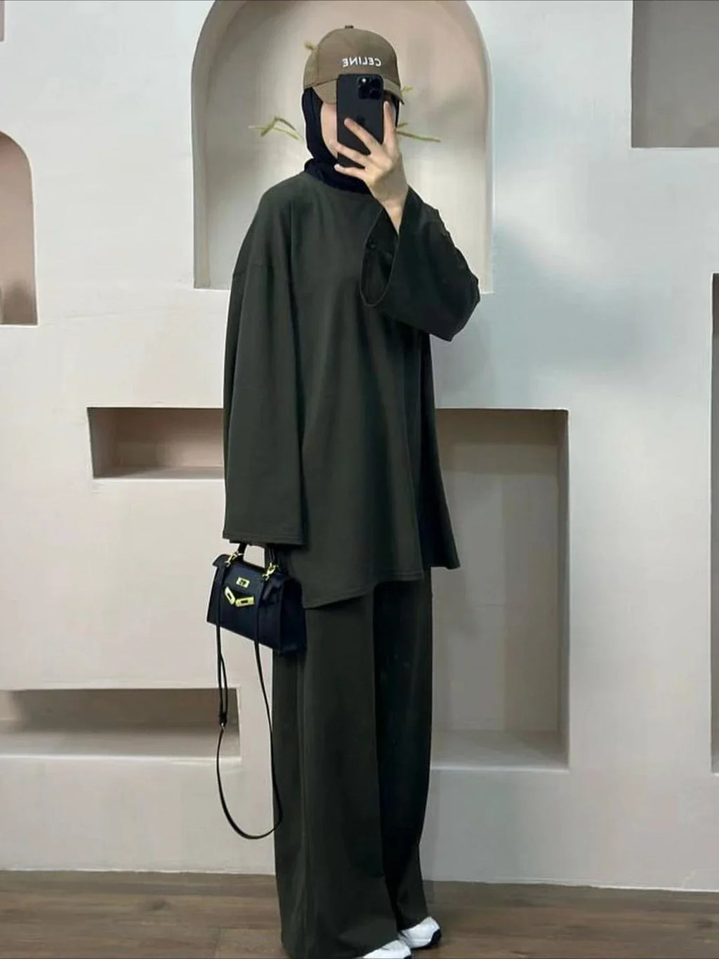 Article comforme à l'image, créez votre style en choisissant votre taille, couleur pour une satifaction parfaite!