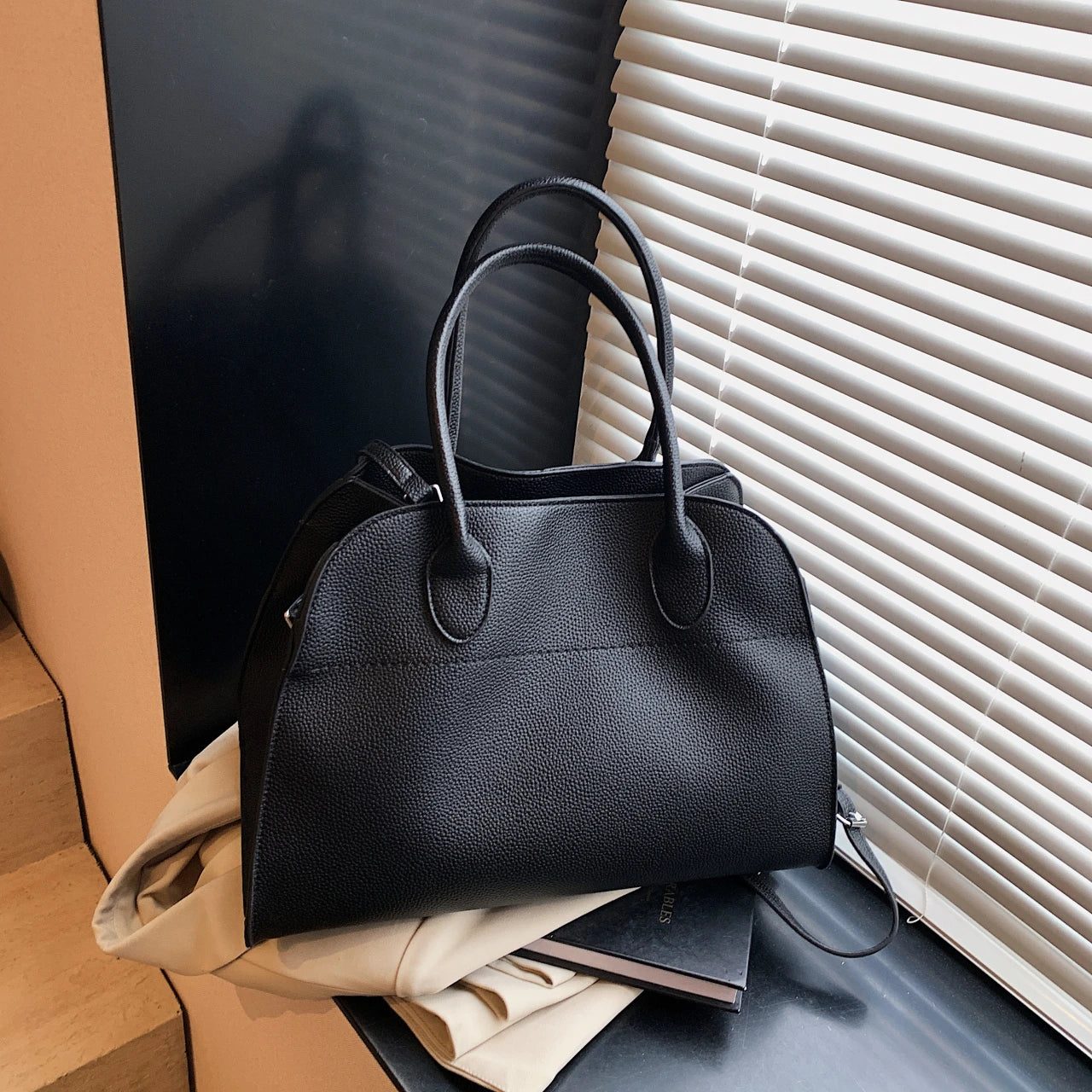 Article comforme à l'image, créez votre style en choisissant votre taille, couleur pour une satifaction parfaite!