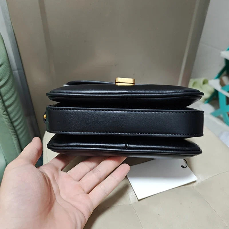 Article comforme à l'image, créez votre style en choisissant votre taille, couleur pour une satifaction parfaite!