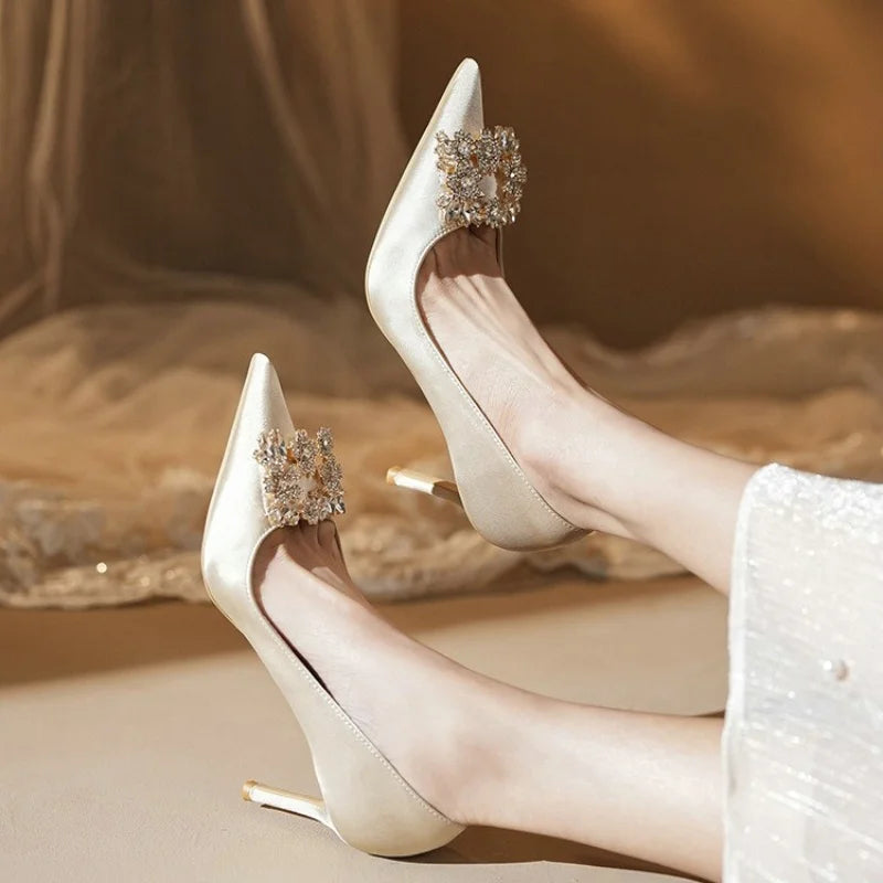 Article comforme à l'image, créez votre style en choisissant votre taille, couleur pour une satifaction parfaite!