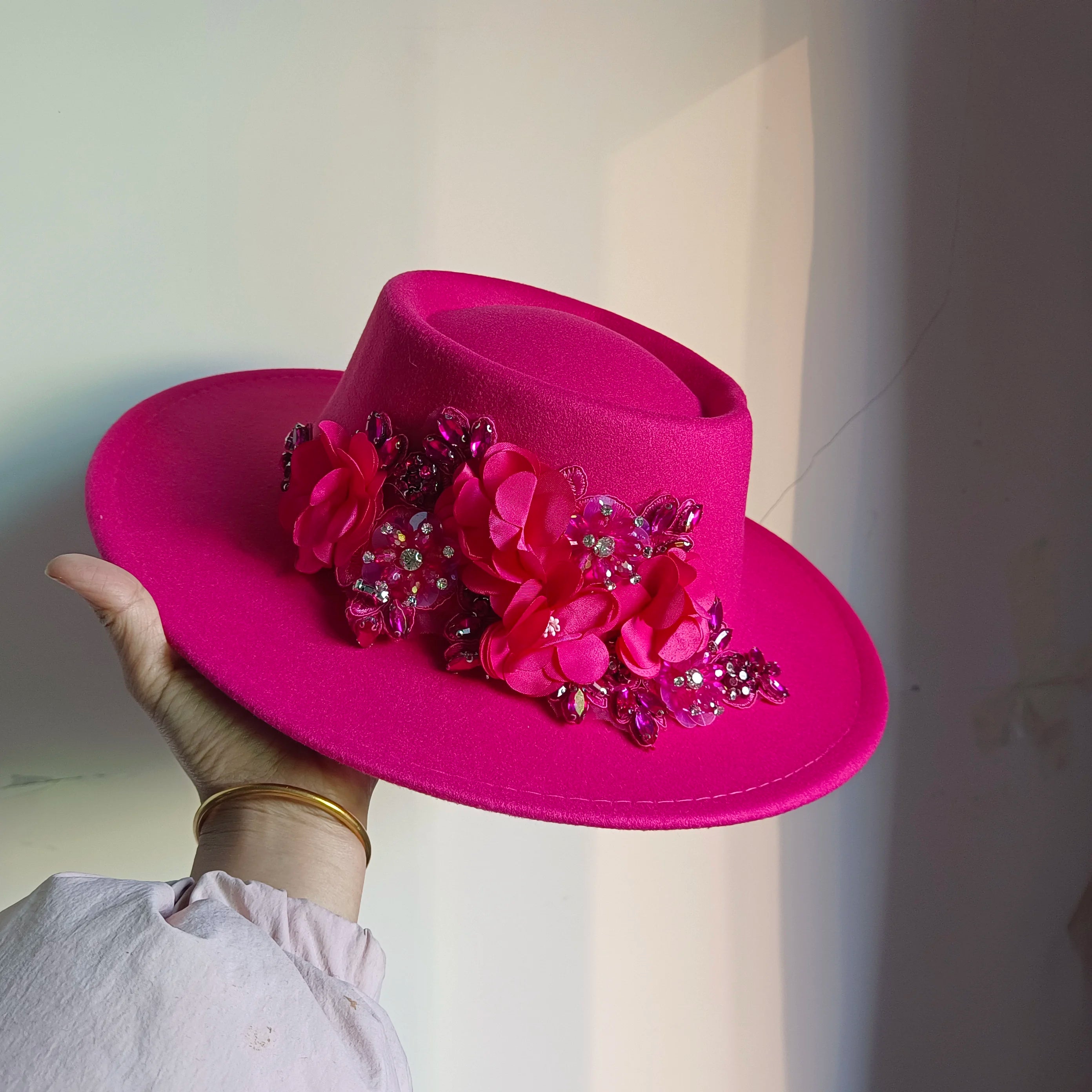 Article comforme à l'image, créez votre style en choisissant votre taille, couleur pour une satifaction parfaite!