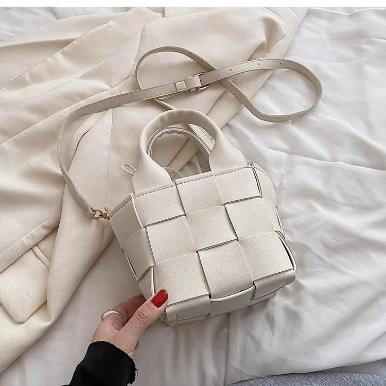 Article comforme à l'image, créez votre style en choisissant votre taille, couleur pour une satifaction parfaite!